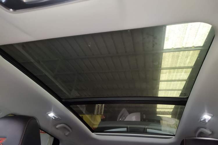 Used Oshan Z6 2022 Blue Whale 1.5T DCT Smart Navigation Model