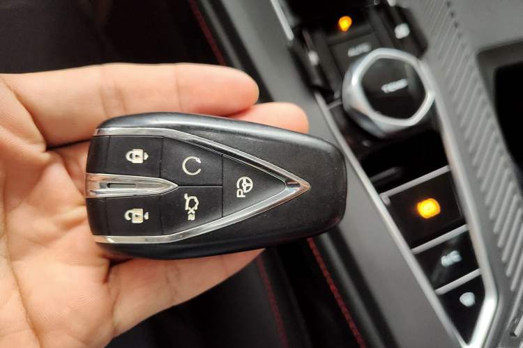 Used Oshan Z6 2022 Blue Whale 1.5T DCT Smart Navigation Model