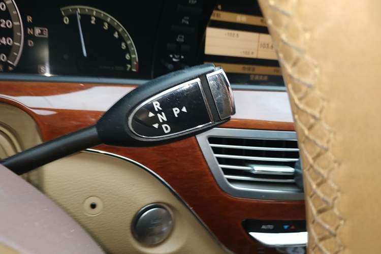 Used Mercedes-Benz S-Class 2006 S 300
