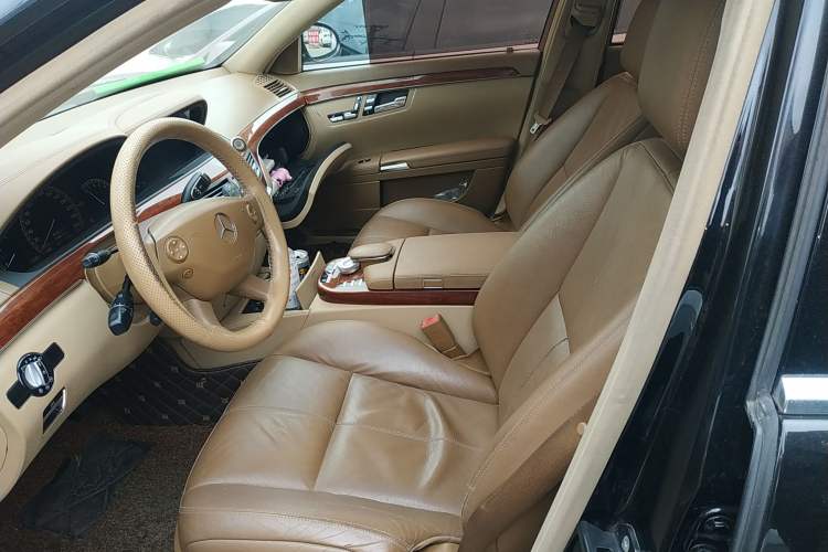 Used Mercedes-Benz S-Class 2006 S 300
