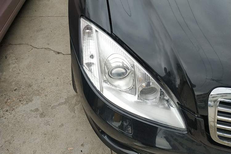 Used Mercedes-Benz S-Class 2006 S 300
