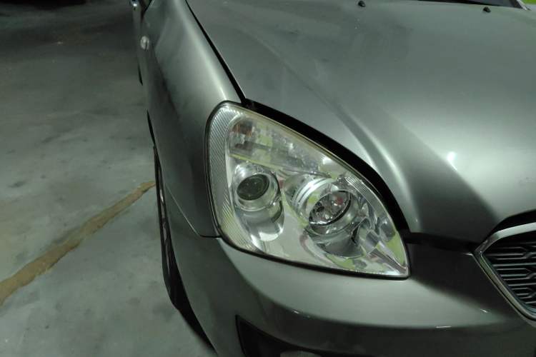 Used Kia 2011 2.0L 7-Seater Automatic Standard Edition
