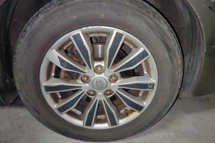 Used Kia 2011 2.0L 7-Seater Automatic Standard Edition
