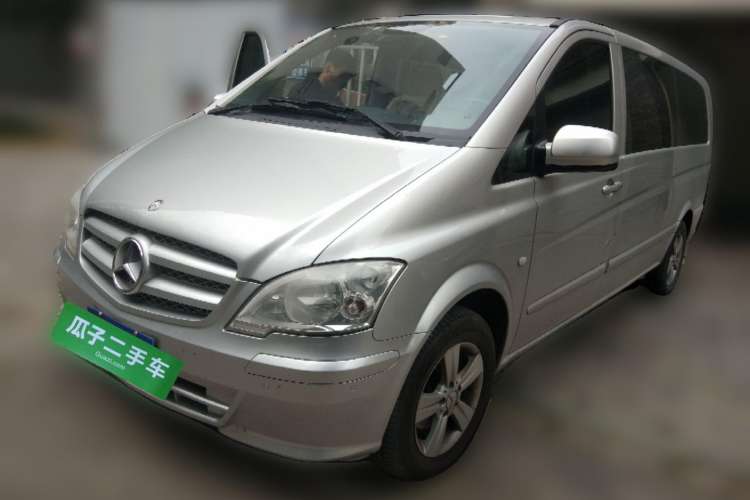 Used Mercedes-Benz Vito 2011 2.5L 7-seater executive version