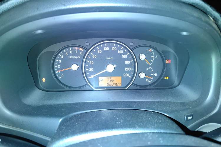 Used Kia 2011 2.0L 7-Seater Automatic Standard Edition
