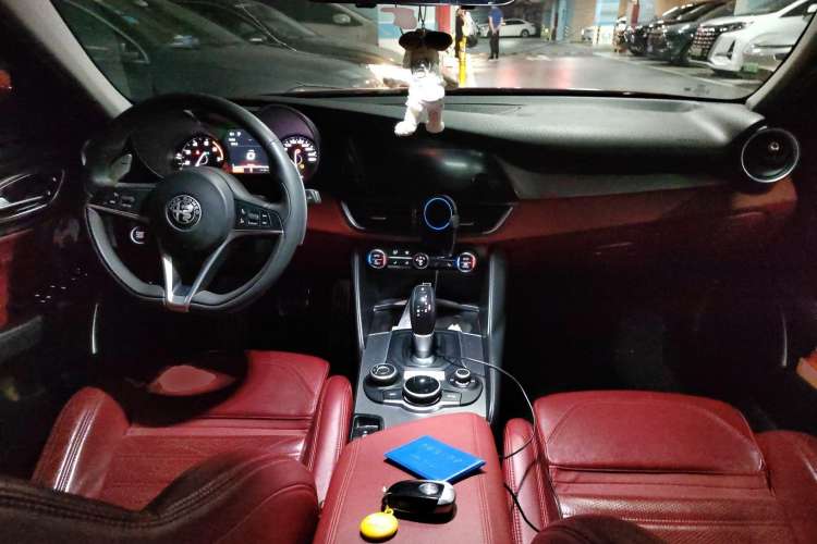 Used Alfa Romeo Giulia 2017 2.0T 280HP Milano Limited Edition Center Console
