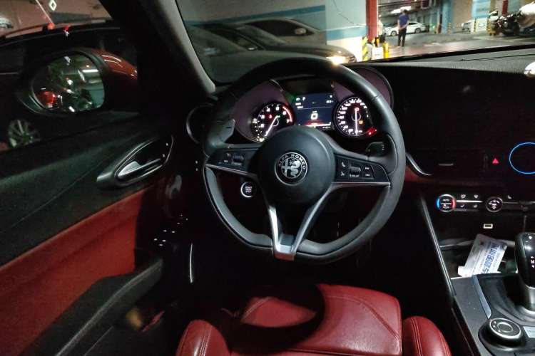 Used Alfa Romeo Giulia 2017 2.0T 280HP Milano Limited Edition Steering Wheel