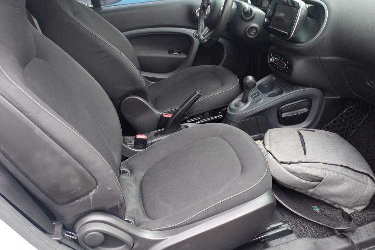 Used smart fortwo 2017 1.0L 52kW New Sound Special Edition China V Emission Standard