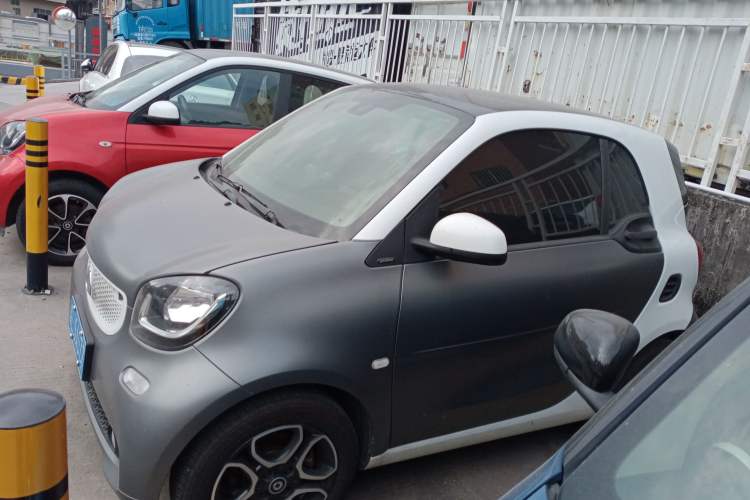 Used smart fortwo 2017 1.0L 52kW New Sound Special Edition China V Emission Standard