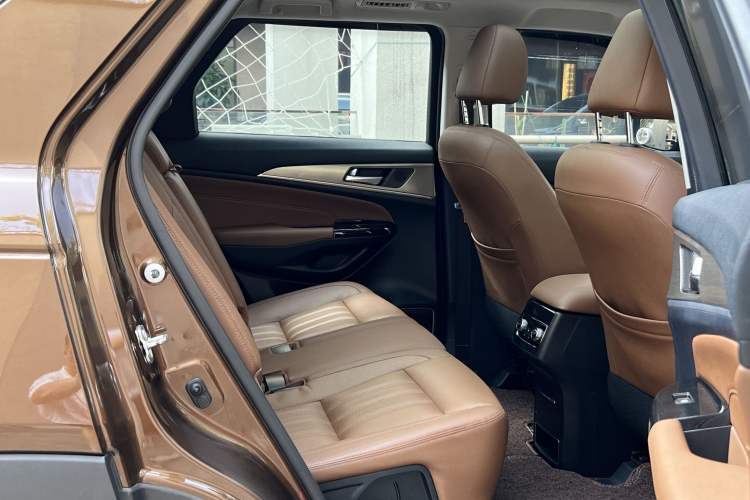 Used CHANGAN CS95 2017 2.0T Two-Wheel Drive Zhitu Edition