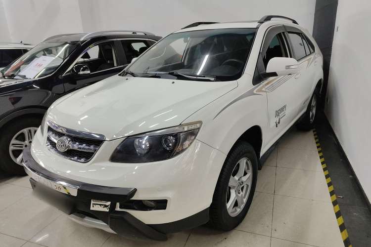 Used BYD S6 2014 2.4L Automatic Prestige 5-Seater