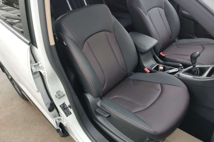 Used Baojun 560 2016 1.5T Manual Luxury Model
