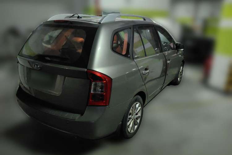 Used Kia 2011 2.0L 7-Seater Automatic Standard Edition
