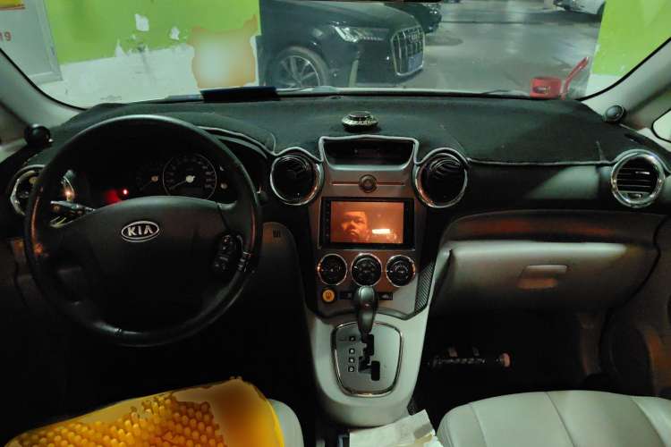 Used Kia 2011 2.0L 7-Seater Automatic Standard Edition
