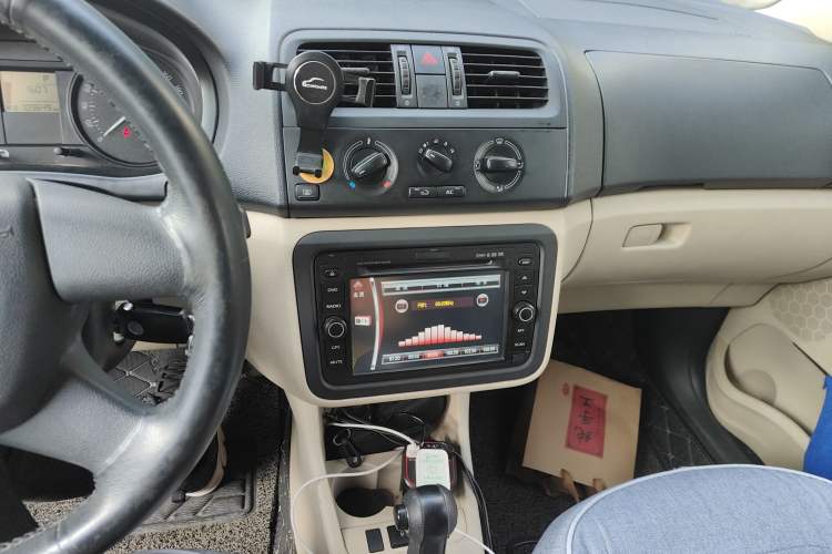 Used Skoda Fabia 2014 1.4L Automatic Crystal Edition
