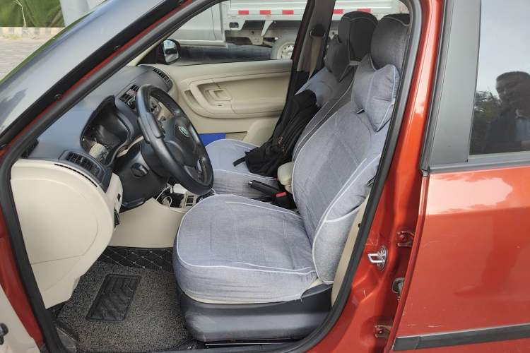 Used Skoda Fabia 2014 1.4L Automatic Crystal Edition
