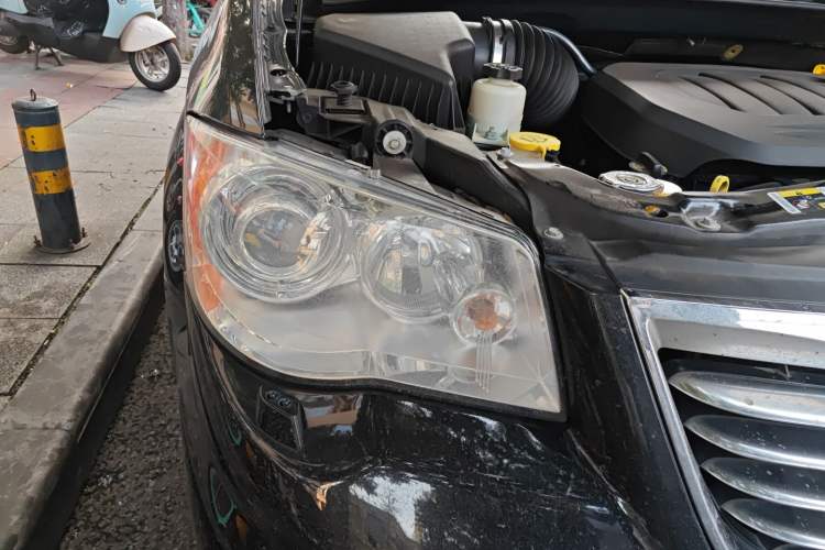 Used Chrysler Grand Voyager 2014 3.6L Comfort Edition Right Front Headlight