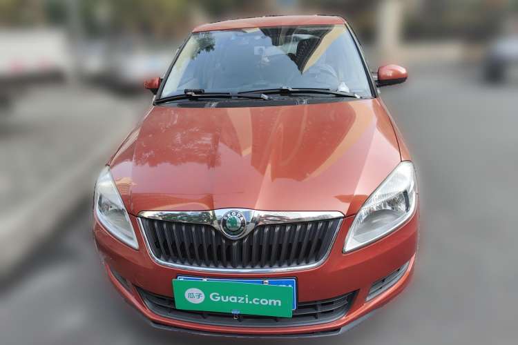 Used Skoda Fabia 2014 1.4L Automatic Crystal Edition
