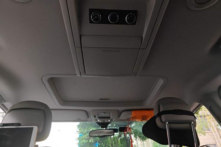 Used Chrysler Grand Voyager 2014 3.6L Comfort Edition Headliner