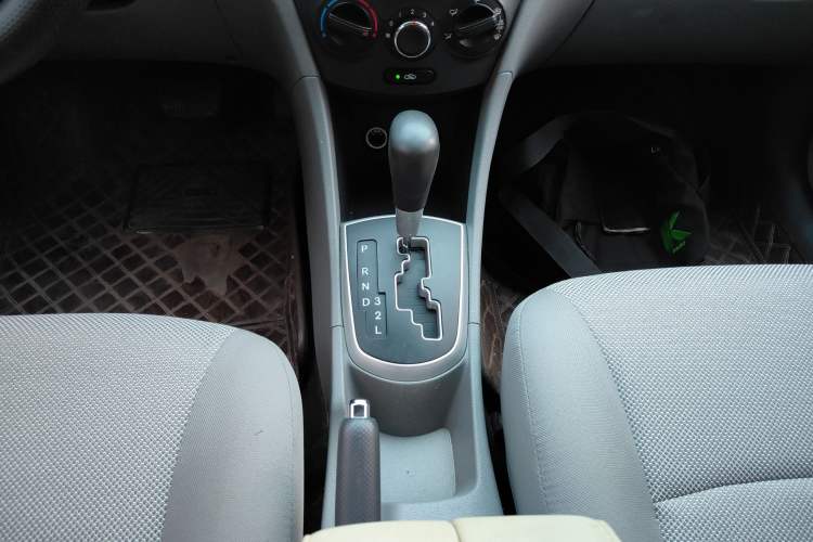 Used Hyundai Verna (older generation) 2013 Sedan 1.4L Automatic Standard GL Model
