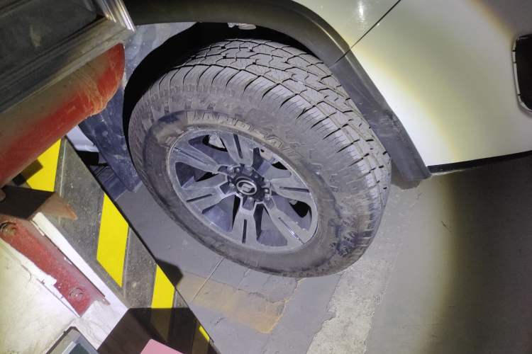 Used Huanghai N3 2017 2.5T Manual 4x4 Sport Edition JE4D25Q5A
