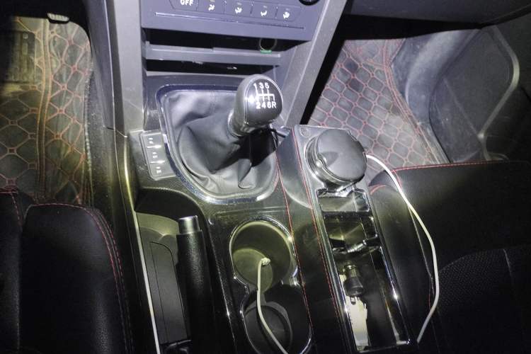 Used Huanghai N3 2017 2.5T Manual 4x4 Sport Edition JE4D25Q5A
