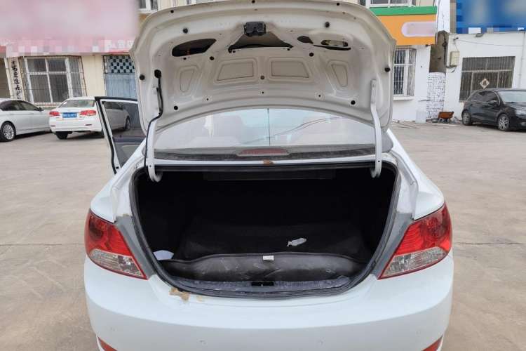 Used Hyundai Verna (older generation) 2013 Sedan 1.4L Automatic Standard GL Model
