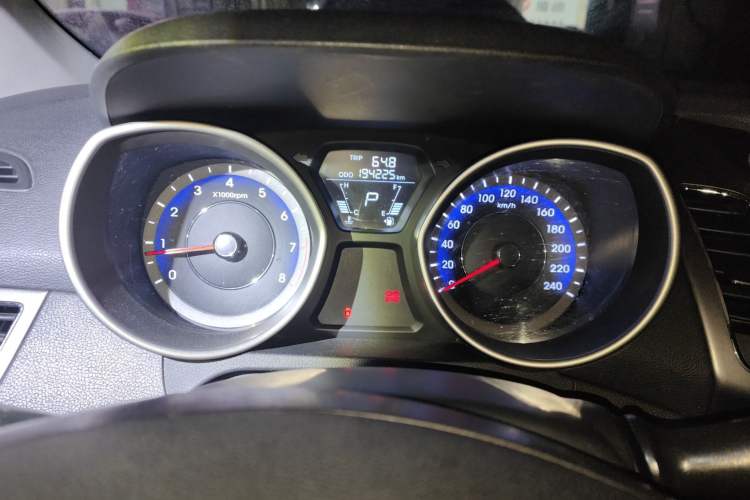 Used Hyundai Elantra (5th Generation / Langdong) 2012 1.6L Automatic Fashion Edition