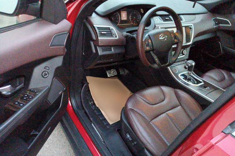 Used Land X7 2015 2.0T Panoramic Prestige Edition
