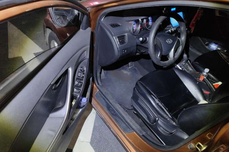 Used Hyundai Elantra (5th Generation / Langdong) 2012 1.6L Automatic Fashion Edition