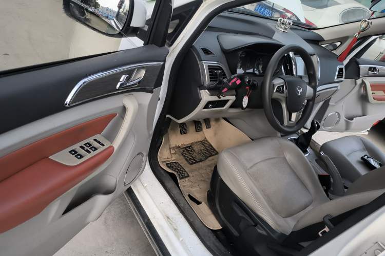 Used HYOSOW 2016 H3F 1.5L Manual Luxury Model
