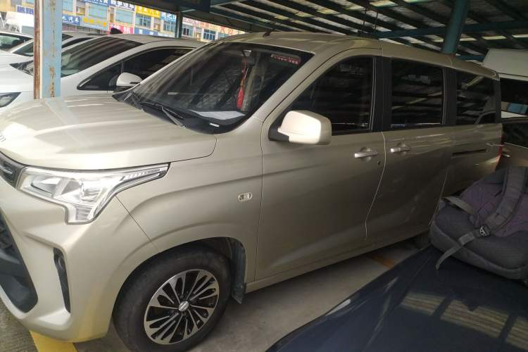 Used Dongfeng Fengon 380 2022 1.5L Comfort-Class Passenger Vehicle (Steel Spring) with 7 Seats
