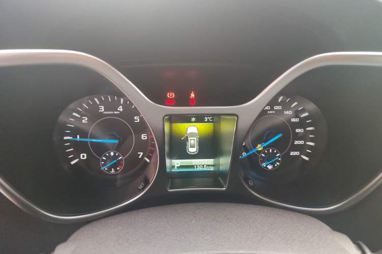 Used JMC Yusheng S330 2016 1.5L GTDi Automatic Two-Wheel Drive Flagship Edition
