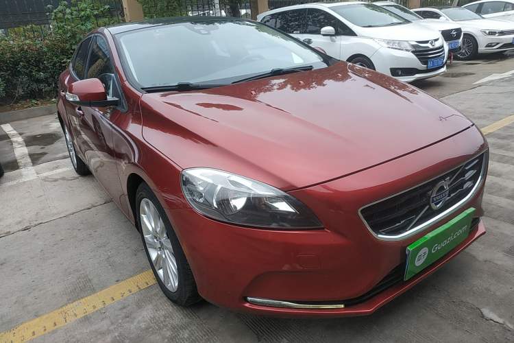 Used Volvo V40 2013 2.0T Zhiyi Edition