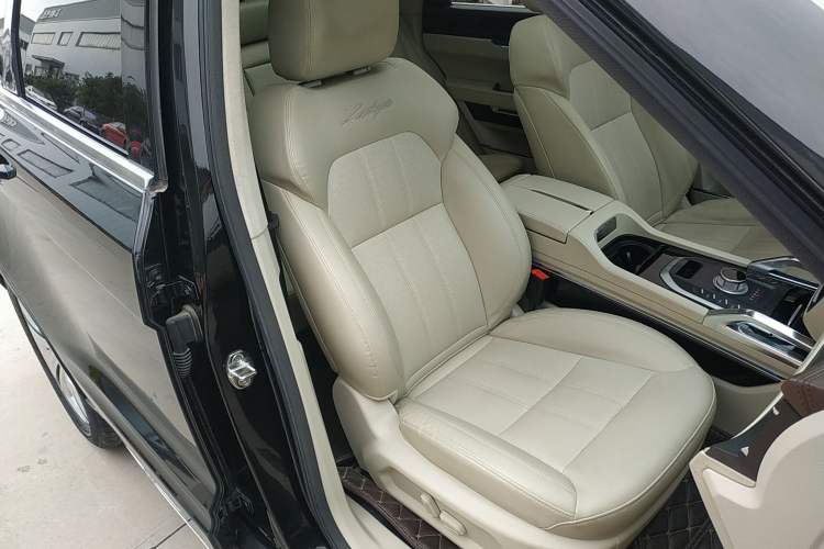 Used Zotye T700 2017 1.8T Dual-Clutch Luxury Model
