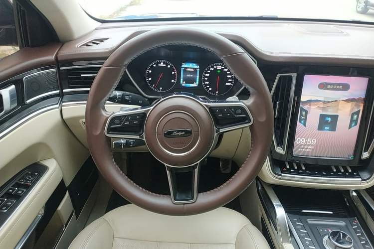 Used Zotye T700 2017 1.8T Dual-Clutch Luxury Model
