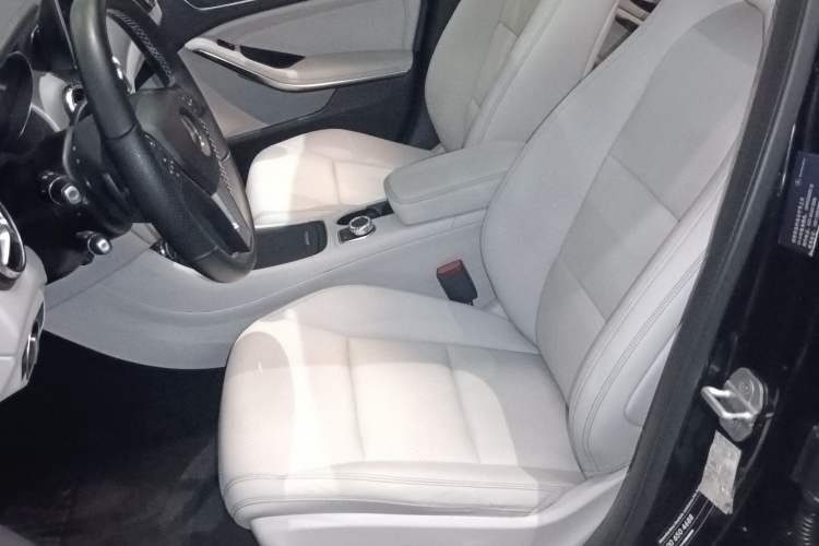 Used Mercedes-Benz GLA 2015 GLA 200 Fashion Model
