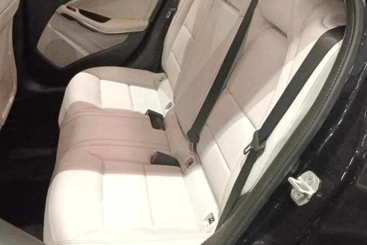 Used Mercedes-Benz GLA 2015 GLA 200 Fashion Model
