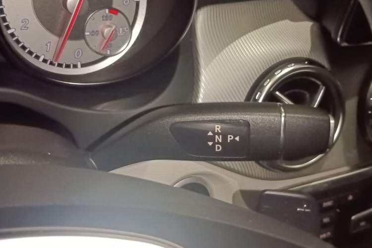 Used Mercedes-Benz GLA 2015 GLA 200 Fashion Model
