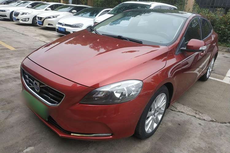 Used Volvo V40 2013 2.0T Zhiyi Edition