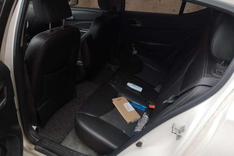 Used Baojun 610 2014 CROSS 1.5L Manual Comfort Model