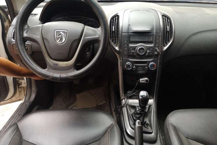 Used Baojun 610 2014 CROSS 1.5L Manual Comfort Model