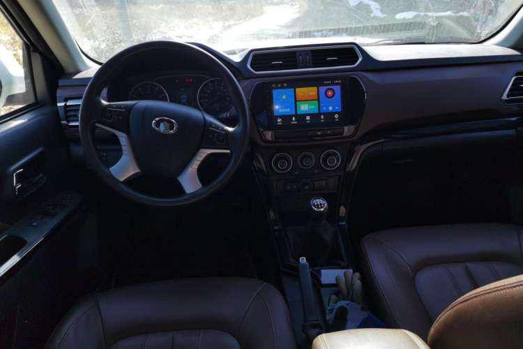 Used Great Wall Wingle 6 2017 2.4L Gasoline Two-Wheel Drive Elite Version 4G69
