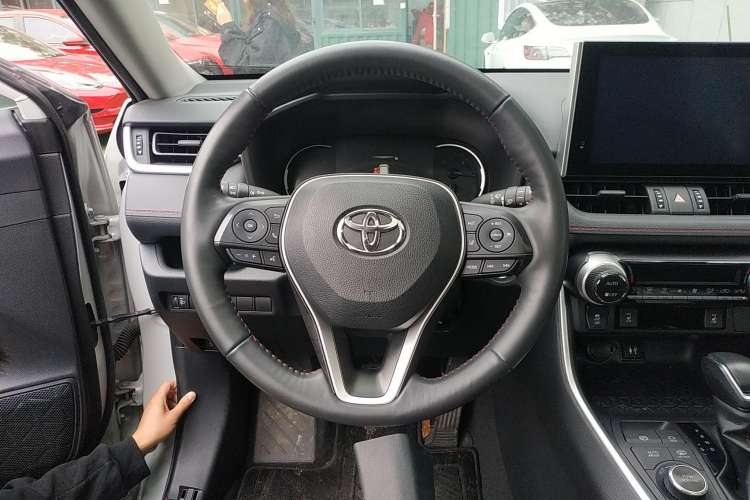 Used Toyota RAV4 Rongfang Plug-in Hybrid 2021 2.5L Two-Wheel Drive Elite Pro