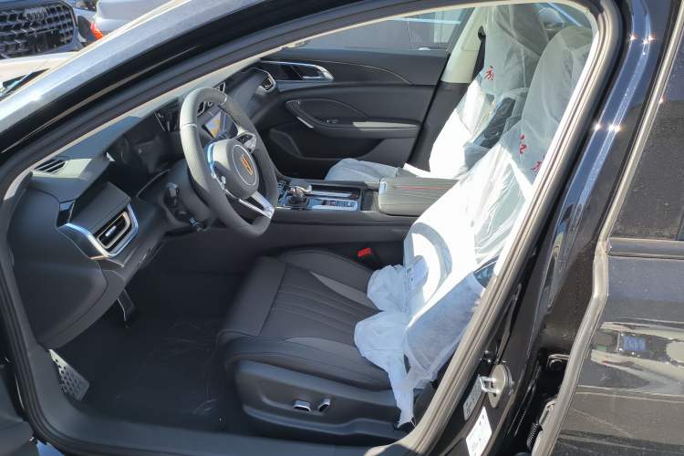 Used Hongqi H6 2023 2.0T ZhiMei Edition
