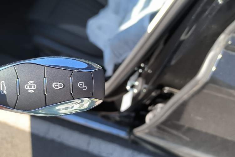 Used Hongqi H6 2023 2.0T ZhiMei Edition
