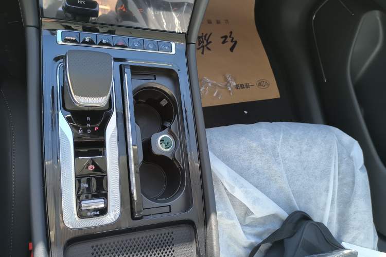 Used Hongqi H6 2023 2.0T ZhiMei Edition
