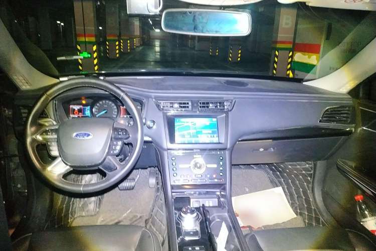 Used Ford Taurus 2017 EcoBoost 245 Luxury Model