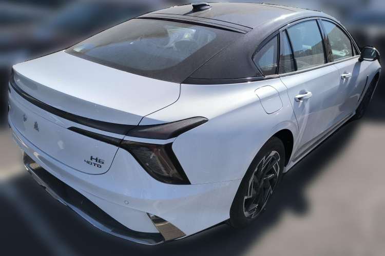 Used Hongqi H6 2023 2.0T ZhiMei Edition
