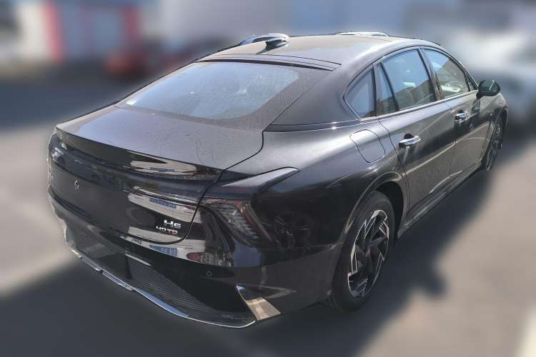 Used Hongqi H6 2023 2.0T ZhiMei Edition
